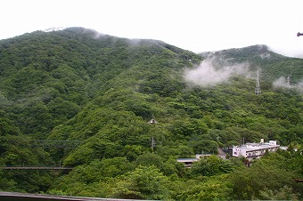 登山鉄道のヤ窓.jpg